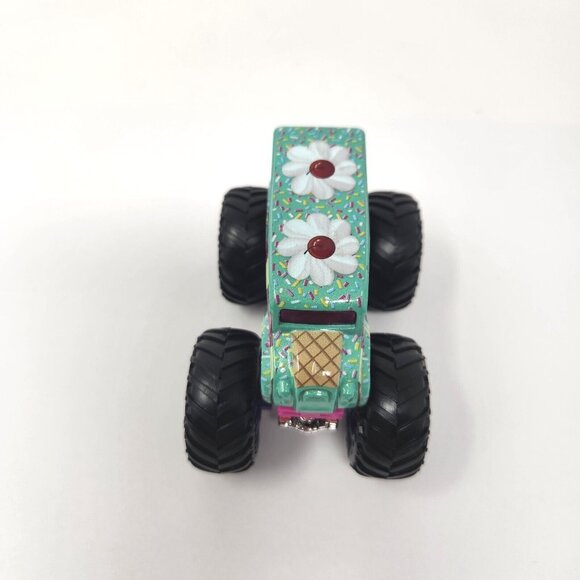 2022 Hot Wheels Monster Trucks 1 Bad Scoop Monster Truck 1:64 Demo Doubles (sm8) - Picture 6 of 7